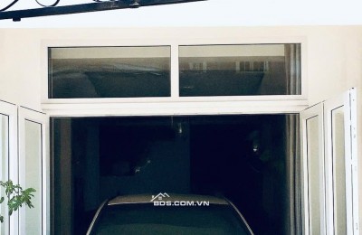 22 Triệu: nguyên căn XE HƠI TRONG NHÀ- Hoàng Hoa Thám- 3 Tầng 4 Phòng- Bếp & 4 Máy Lạnh. 0933910039