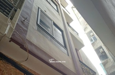 Bán nhà ngõ Đường Láng, Đống Đa, 40m2 x 5 tầng, 6PN, Sổ Đỏ, 10.5 tỷ. LH: 0568433999