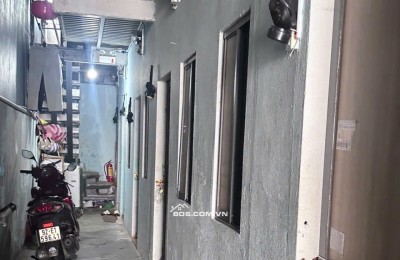 Nhà 2 tầng kèm dãy trọ 10 phòng. - Đối diện Đại Học Kinh tế. 110m2 Ngang 5,5m. Giá Đầu Tư