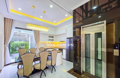 Bán nhà 4 tầng thang máy mặt tiền Huỳnh Tấn Phát Nhà Bè – gần Phú Mỹ Hưng Quận 7