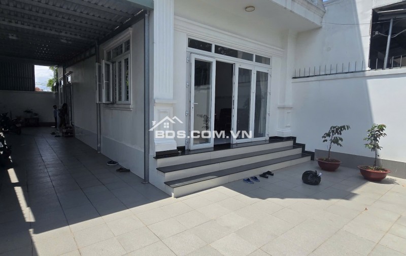 NHÀ ĐẸP 7.5 x 22m NỞ HẬU đường Oto, Gần Phan Văn Hớn, chợ XThới Thượng