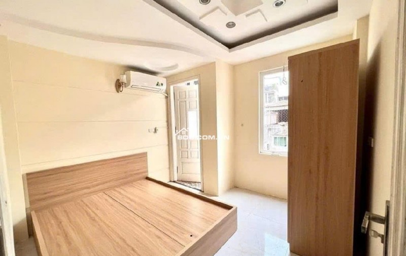 Nhà Đẹp Lạc Long Quân – 45m2 x 5 tầng – Ô tô tránh 10m, Tiện ích bạt ngàn, Giá 7.5 Tỷ
