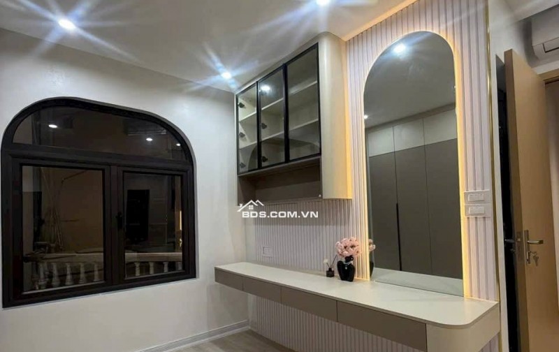 Nhà Đẹp Ngõ Linh Quang, Đống Đa 31m, 5 tầng, mt 4m, giá 9.3 tỷ