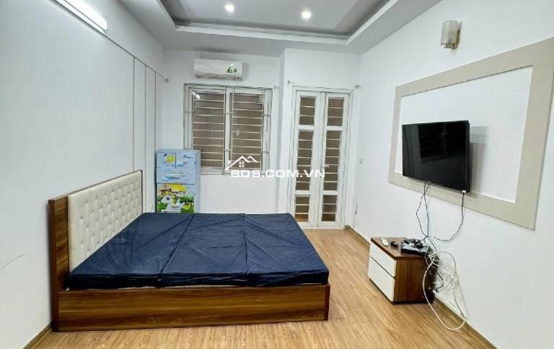 Bán nhà Đông Ngạc 42m2, dân xây 5 tầng, ô tô đỗ cửa, cạnh chợ Kẻ Vẽ