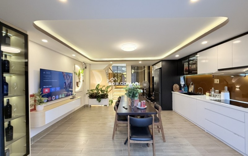 Gò Vấp nhà trong ngõ 5 tầng, 80m2, 4 phòng ngủ, sổ hồng trao tay, giá hời chỉ 9.5 tỷ - Cơ hội an cư lạc nghiệp lý tưởng!
