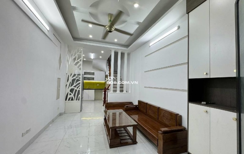Bán nhà Đông Ngạc 42m2, dân xây 5 tầng, ô tô đỗ cửa, cạnh chợ Kẻ Vẽ