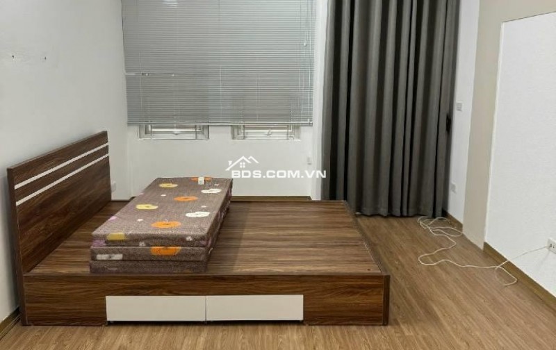 Bán nhà Đông Ngạc 42m2, dân xây 5 tầng, ô tô đỗ cửa, cạnh chợ Kẻ Vẽ