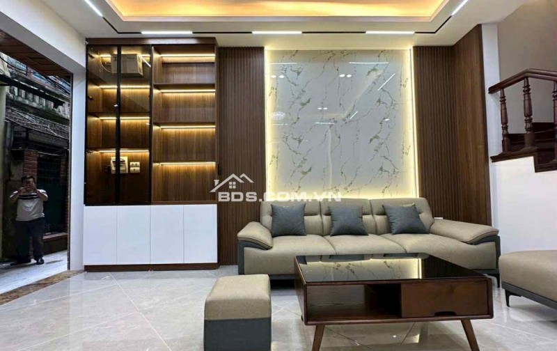 Bán nhà Kim Ngưu, quận Hai Bà Trưng 45m, nhà đẹp công năng đầy đủ, ngõ rộng, thông, gần phố