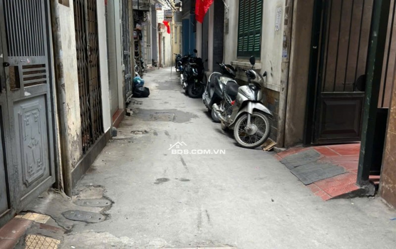 Bán Nhà Tôn Thất Tùng, Đống Đa - Hàng Xóm Đại Học Y- Gần  Phố - Ở Ngay - 50m, 5 Tầng - Nhỉnh 8 Tỷ.