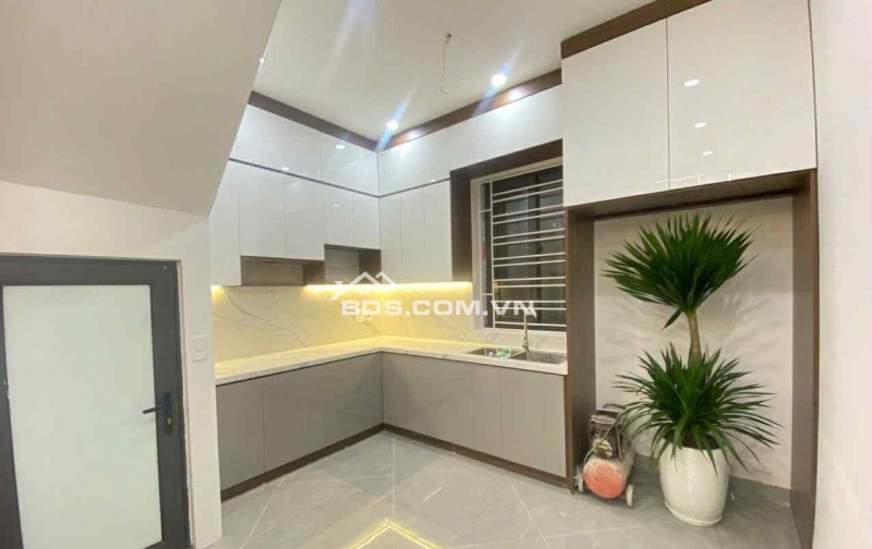 Bán nhà Kim Ngưu, quận Hai Bà Trưng 45m, nhà đẹp công năng đầy đủ, ngõ rộng, thông, gần phố
