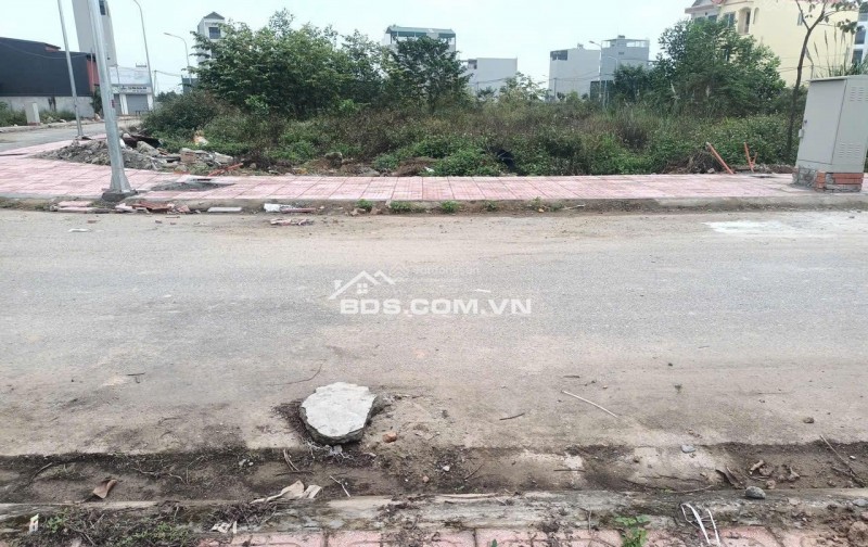 Cần bán đất sổ đỏ chính chủ đường phân lô, giao dịch chính chủ