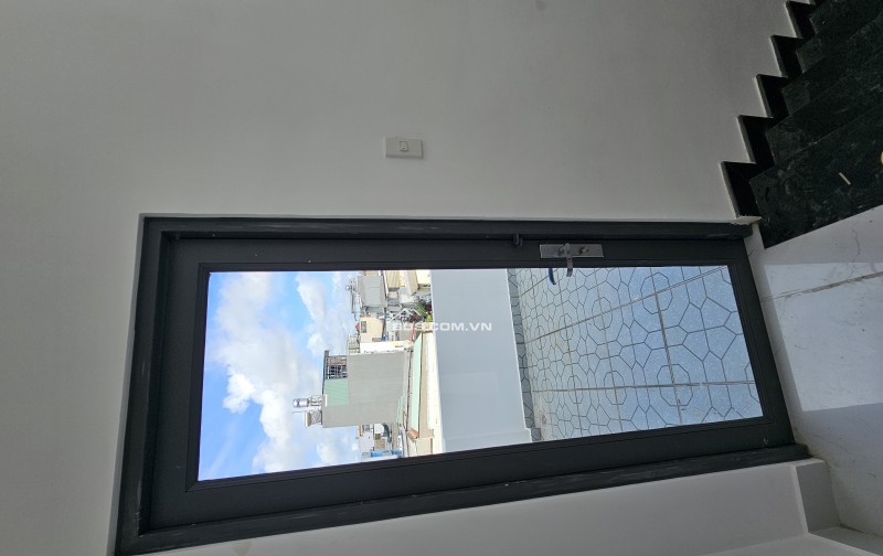 Tôi là chính chủ bán nhà mới 100% có SHR đường Chiến Lược