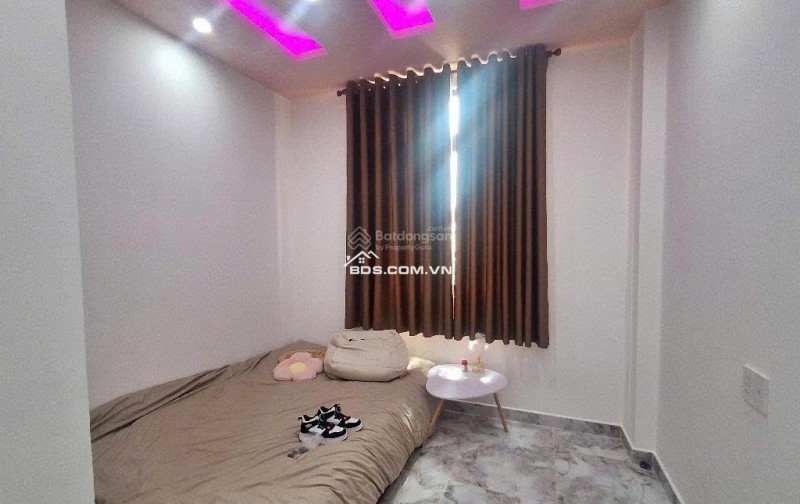 Chính chủ bán nhà 3 tầng kiên cố, rộng rãi – vị trí đẹp đường Huỳnh Tấn Phát, Quận 7