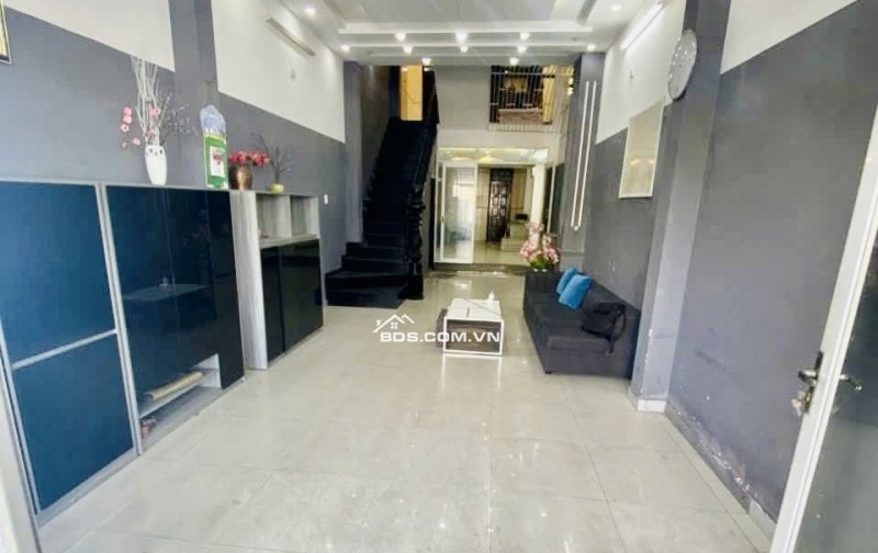 Bán nhà MT Ngô Quyền 78 m² 3 tầng kiên cố , vị trí kinh doanh sầm uất giữa cầu Rồng và cầu Trần Thị Lý.