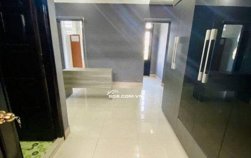 Bán nhà MT Ngô Quyền 78 m² 3 tầng kiên cố , vị trí kinh doanh sầm uất giữa cầu Rồng và cầu Trần Thị Lý.