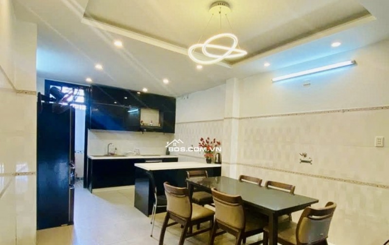 Bán nhà MT Ngô Quyền 78 m² 3 tầng kiên cố , vị trí kinh doanh sầm uất giữa cầu Rồng và cầu Trần Thị Lý.
