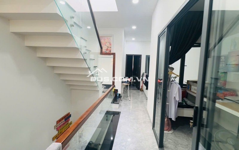 Bán nhà 4 tầng MT Tiên Sơn 18  - 90m²