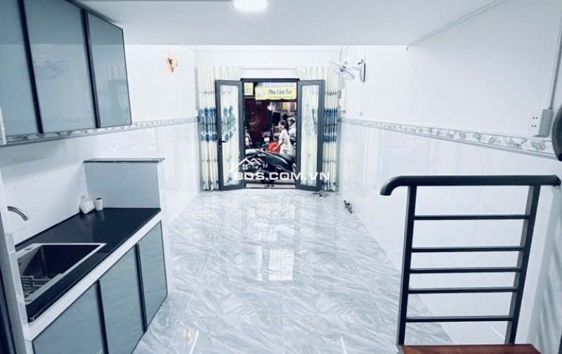 Nhà bán MẶT TIỀN đường Đoàn Văn Bơ Quận 4 MỚI ĐẸP, khu buôn bán sầm uất chỉ 2 phút qua Quận 1, giá nhỉnh 5 tỷ