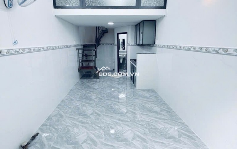 Nhà bán MẶT TIỀN đường Đoàn Văn Bơ Quận 4 MỚI ĐẸP, khu buôn bán sầm uất chỉ 2 phút qua Quận 1, giá nhỉnh 5 tỷ