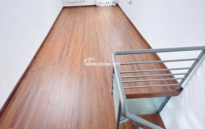 Nhà bán MẶT TIỀN đường Đoàn Văn Bơ Quận 4 MỚI ĐẸP, khu buôn bán sầm uất chỉ 2 phút qua Quận 1, giá nhỉnh 5 tỷ
