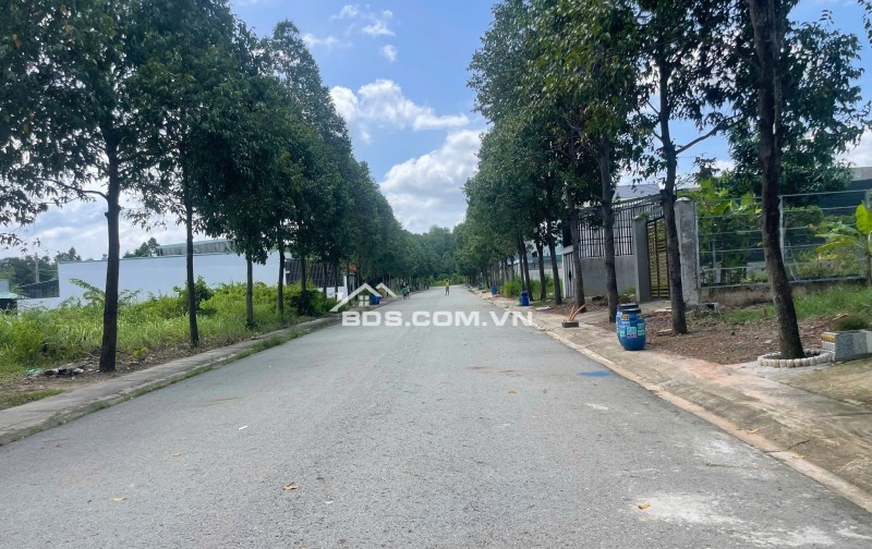 Chủ cần tiền kinh doanh bán gấp đất nền giá 850 triệu nằm ngay khu công nghiệp, sổ hồng riêng