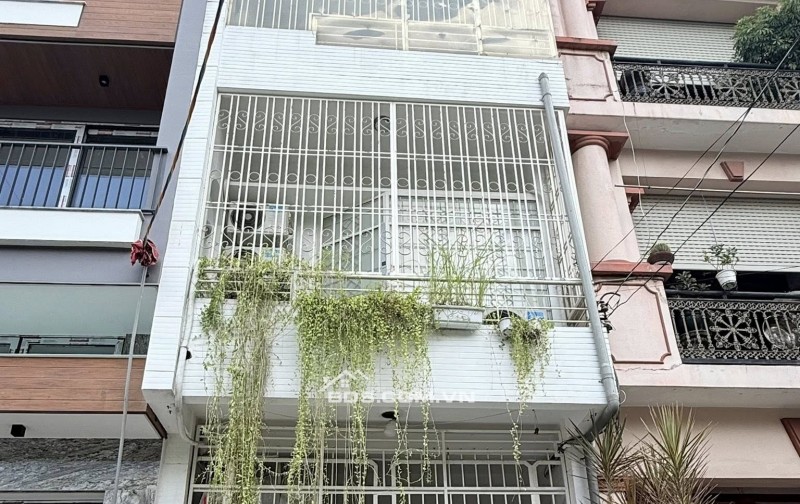 CHỈ 6 TỶ NHỈNH CHÚT, CÓ NGAY NHÀ 40M2 - 4 TẦNG, TẠI ĐƯỜNG NGUYỄN ĐÌNH CHIỂU - QUẬN 3.