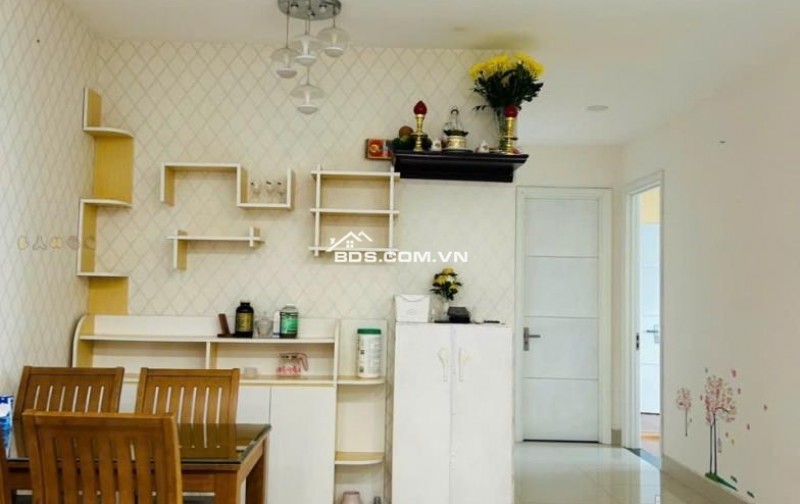 C/c  Saigon Tower, Thoại Ngọc Hầu, Tân Phú : 2p ngủ,69m2, 8tr/th