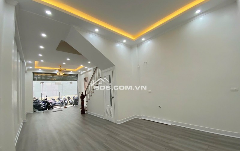 Nhà Nguyễn Khang - Phân Lô Oto Tránh - 2 Nhà Ra Phố - Ngõ Thông Kinh Doanh