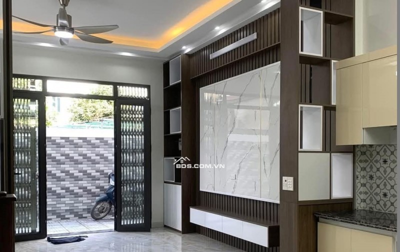 BÁN NHÀ ĐẸP 2.35 TỶ 3 TẦNG 50M2 ( ĐÔNG BẮC ) NGÕ PHÙ NGHĨA