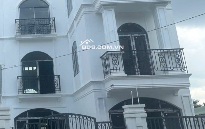 Bán căn biệt thự nhà thô mặt tiền đường Phường Bình Chiểu Thủ Đức