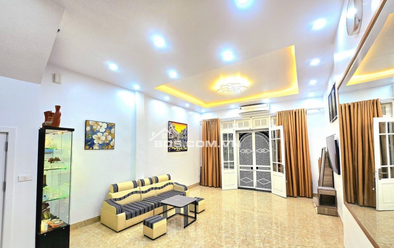 Nhà Láng Hạ - Phân Lô 6T Thang Máy - Oto 5 Tạ Qua Nhà - Ngõ Thông KD