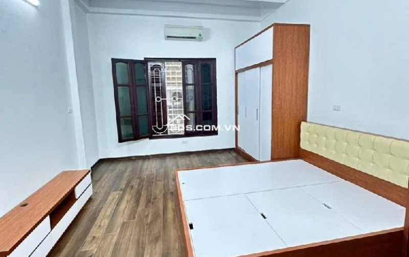 Bán nhà đẹp - Trung tâm Cầu Giấy - 30m2 4 tầng nhỉnh 8  tỷ