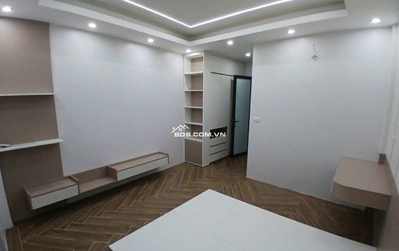 Bán Nhà Lô Góc 6 Tầng Thang Máy – 37m² Đại Mỗ – Giá Chỉ 8.x Tỷ
