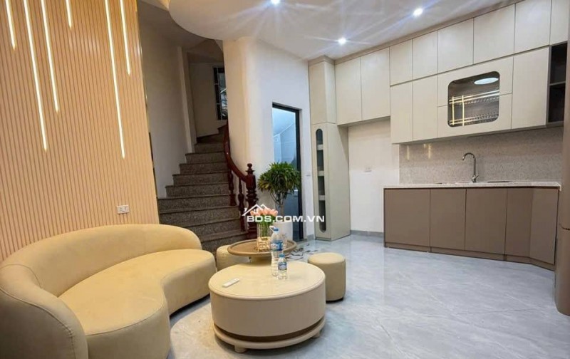 Nhà Đẹp Ngõ Linh Quang, Đống Đa 31m, 5 tầng, mt 4m, giá 9.3 tỷ