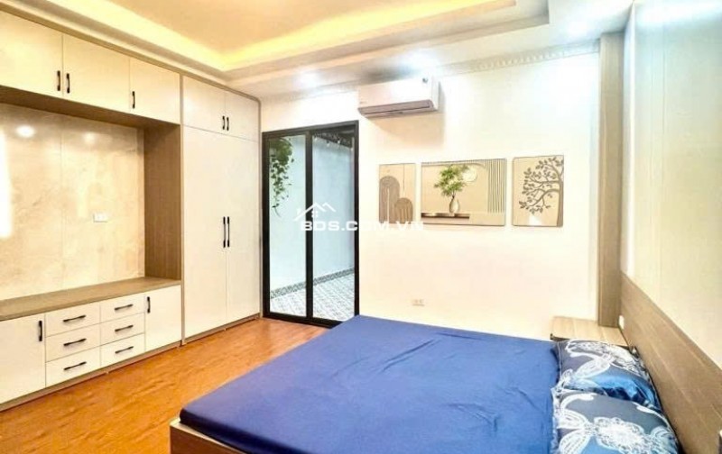Bán Nhà Tôn Thất Tùng, Đống Đa - Hàng Xóm Đại Học Y- Gần  Phố - Ở Ngay - 50m, 5 Tầng - Nhỉnh 8 Tỷ.
