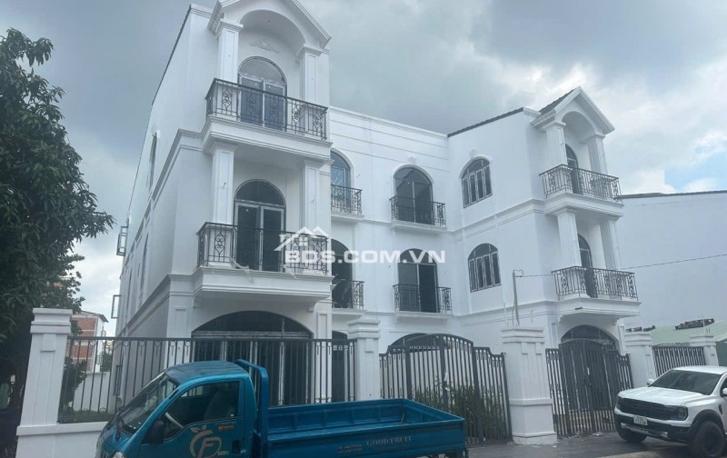 Bán căn biệt thự nhà thô mặt tiền đường Phường Bình Chiểu Thủ Đức