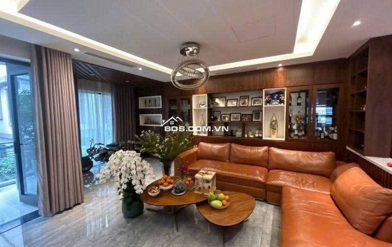 Nhà Đẹp Ô TÔ Vào Nhà, Đường Láng 121m, 5 tầng, mt 7.5m, giá 44 tỷ