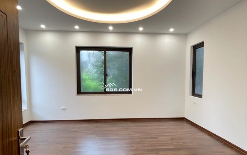 Nhà Láng Hạ - Phân Lô 2 Thoáng - 1 Nhà Ra Phố - Ngõ Thông KD