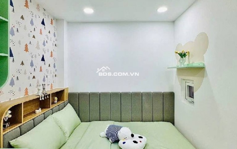  RẤT HIẾM - VỊ TRÍ ĐẸP - GẦN HỒ SÀI ĐỒNG - RA OTO TRÁNH 20M - TẶNG FULL NỘI THẤT 