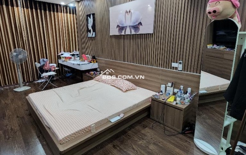 LÒ ĐÚC DÂN XÂY KHUNG CỘT BÊ TÔNG – GẦN PHỐ TRUNG TÂM HAI BÀ