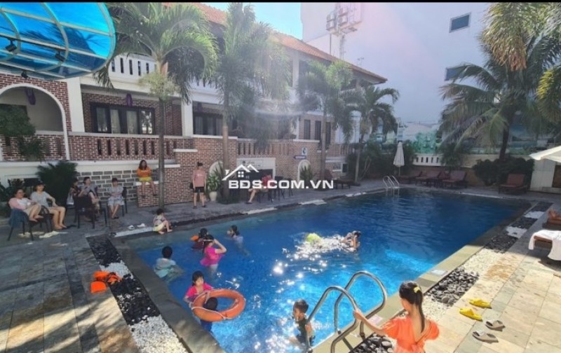Siêu phẩm phố cổ Hội An – khách sạn 4 sao, 52 phòng, đang kinh doanh sầm uất – chỉ 145 tỷ