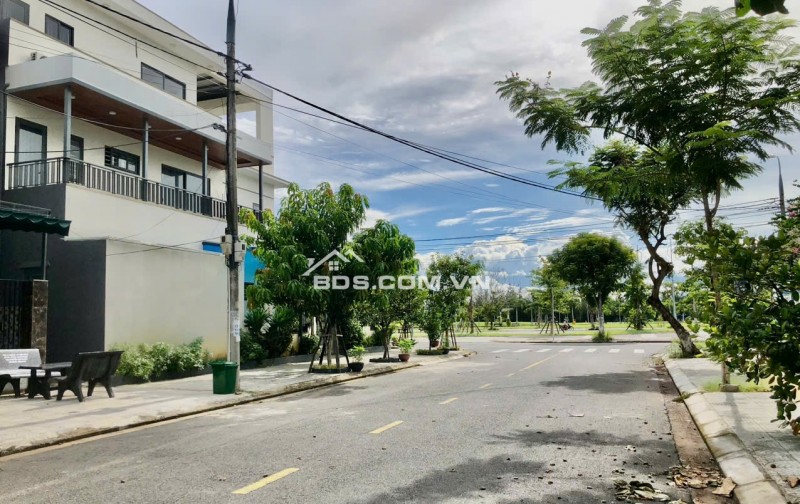 BÁN ĐẤT TẶNG NHÀ 105m2 NGAY CÔNG VIÊN,119 HOÀNG THỊ ÁI, ĐANG CHO THUÊ 6TR/THÁNG