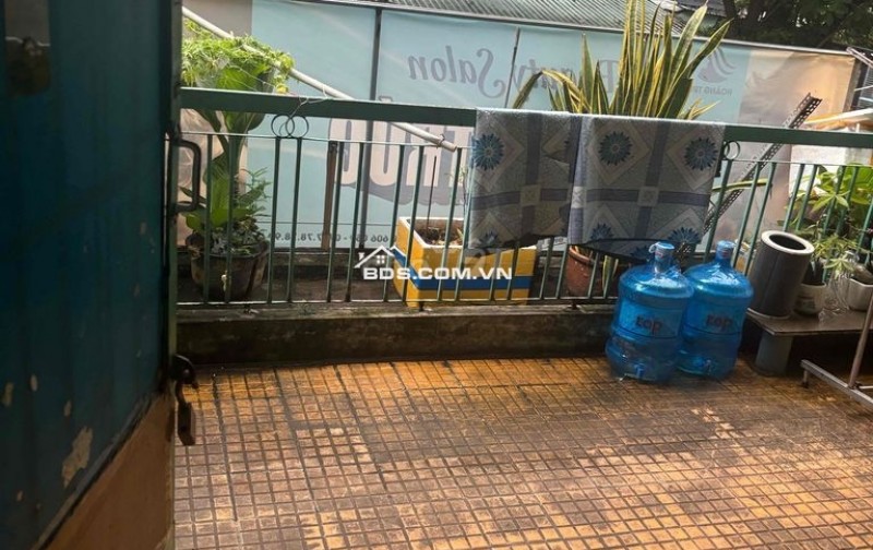 Cho nữ thuê phòng có ban công rộng thoáng,phòng trống giá chỉ hơn 3Tr ở Phú Nhuận