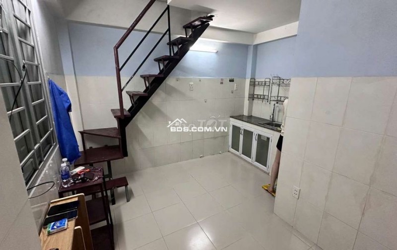 Cho Thuê Phòng trọ kiểu CCMN Quận 4 mới chỉ 4 triệu/tháng có lầu ở được 2 người.