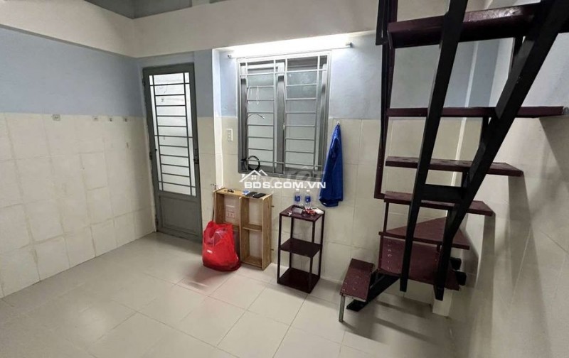 Cho Thuê Phòng trọ kiểu CCMN Quận 4 mới chỉ 4 triệu/tháng có lầu ở được 2 người.
