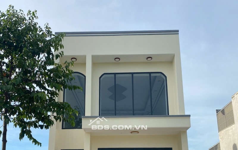 Cho thuê nhà nguyên căn 125m2 mới hoàn thiện, 4 PN- 4 WC khu Tái Định cư sân bay Long Thành
