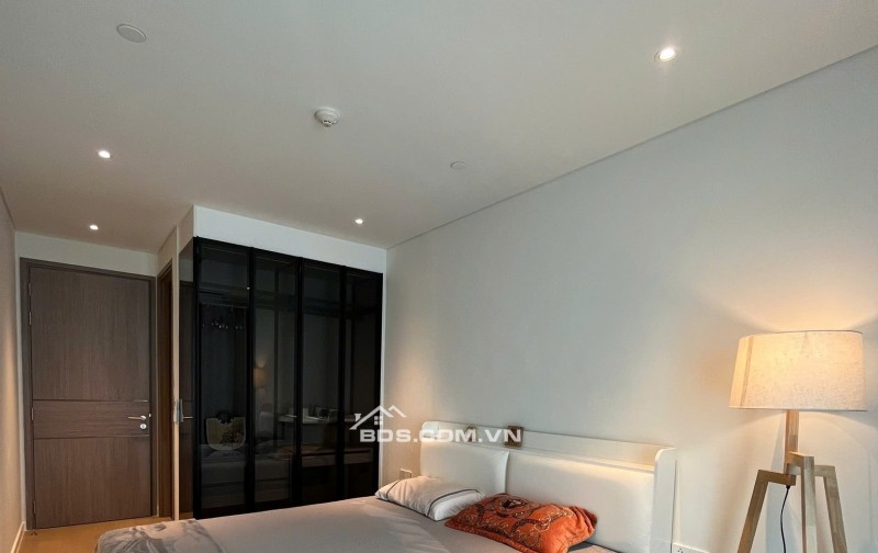 Căn hộ The Opera Metropole, 45 tỷ, 126m2, 3PN, 2WC, nội thất đầy đủ.