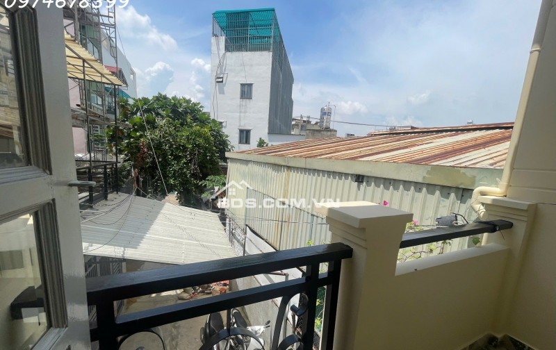  Nhà nhỏ đẹp - giá xinh xinh- Hẻm xe hơi - Gần chợ - Khu dân cư sầm uất.