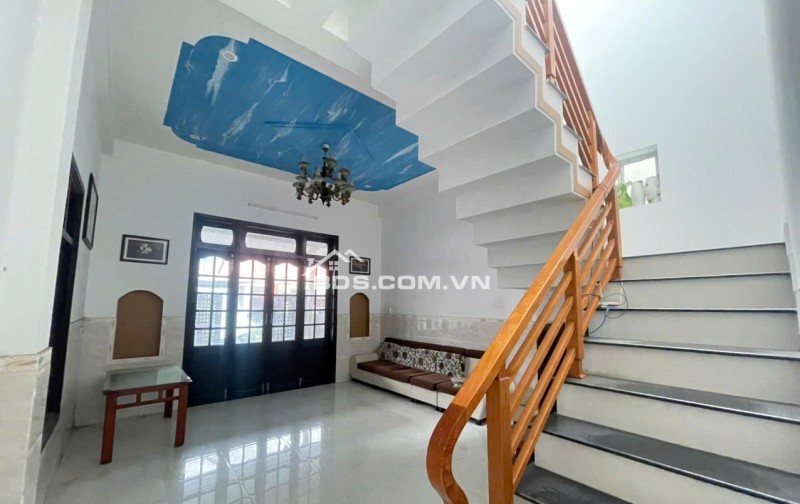 MẶT TIỀN HỘI AN – OTO SÁT BIỂN – 146.3m² – GIÁ CHỈ 4.xx TỶ  Thiết kế 2 mặt tiền Vàng:  Mặt trước là đường lớn Phù Đổng Thiên Vương,