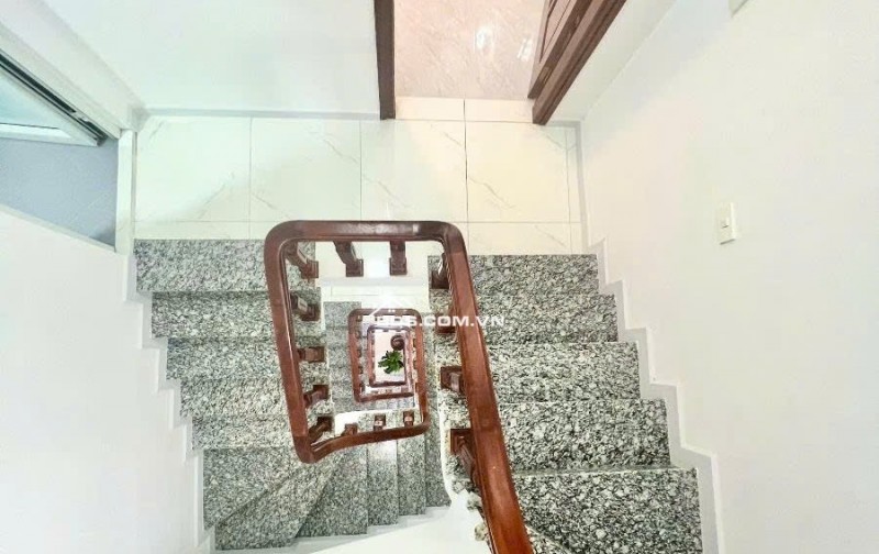 Bán Nhà Tôn Thất Tùng, Đống Đa - Hàng Xóm Đại Học Y- Gần  Phố - Ở Ngay - 50m, 5 Tầng - Nhỉnh 8 Tỷ.
